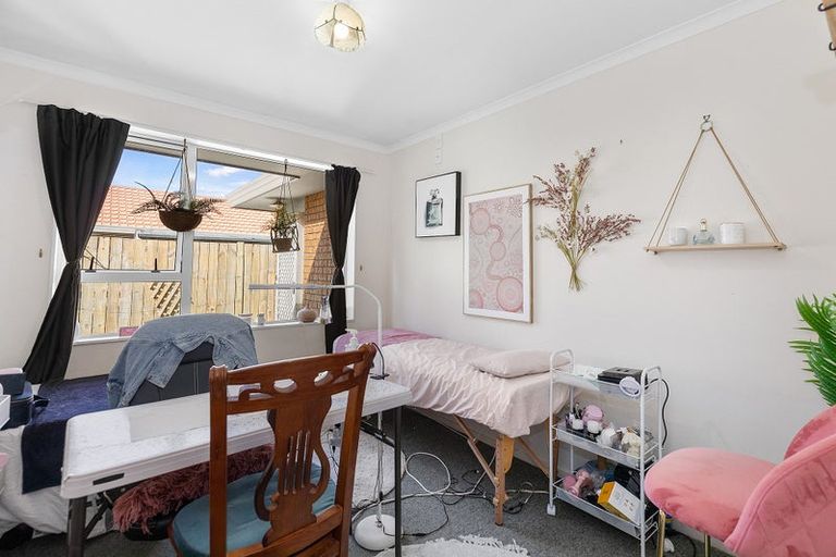 Photo of property in 29 Lloyd Drive, Nawton, Hamilton, 3200