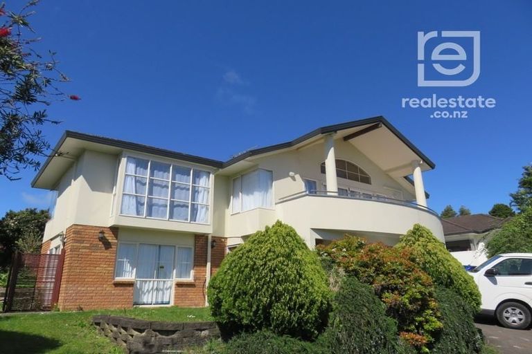 Photo of property in 22 De Havilland Drive, Goodwood Heights, Auckland, 2105