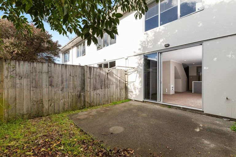 Photo of property in 9f Denver Place, Hamilton East, Hamilton, 3216