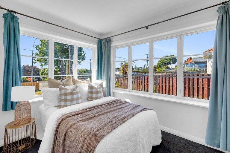 Photo of property in 103 Forest Lake Road, Forest Lake, Hamilton, 3200