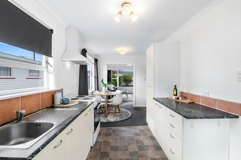 Photo of property in 53 Queenwood Road, Levin, 5510