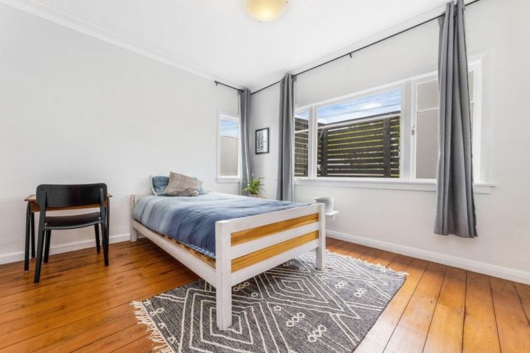 Photo of property in 1/53 Deep Creek Road, Waiake, Auckland, 0630