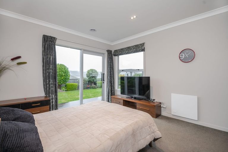 Photo of property in 41 Mauldeth Terrace, Churton Park, Wellington, 6037