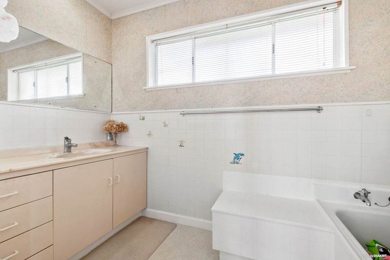 Photo of property in 7 Sea Spray Drive, Bucklands Beach, Auckland, 2012