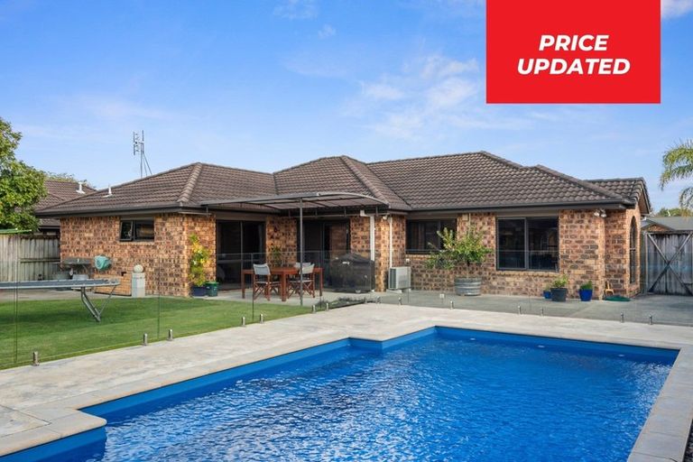 Photo of property in 8 Whitford Place, Rototuna North, Hamilton, 3210