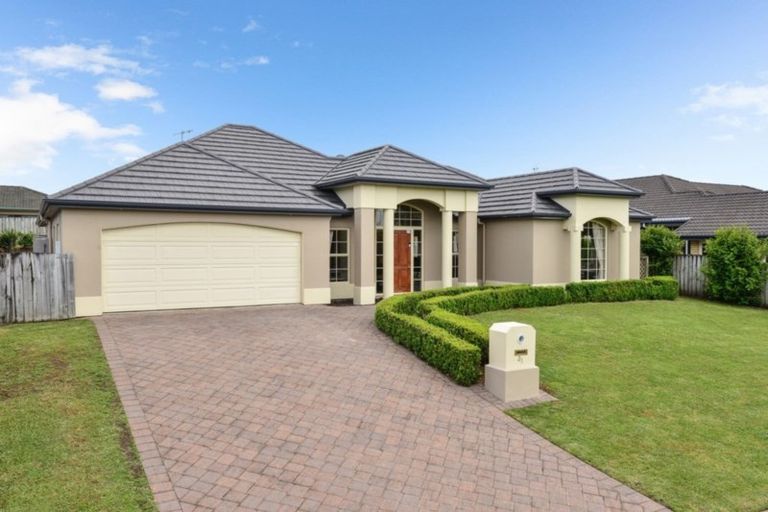 Photo of property in 31 Cairns Crescent, Rototuna, Hamilton, 3210