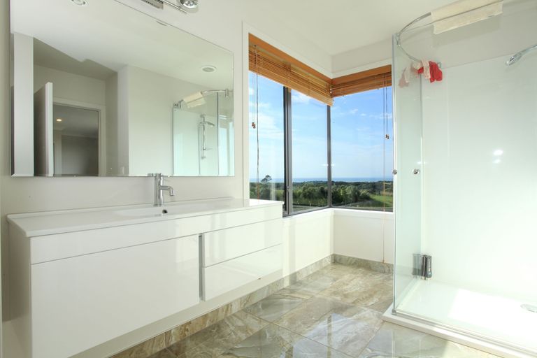 Photo of property in 65 Te Ahiawa Road, Raglan, 3297