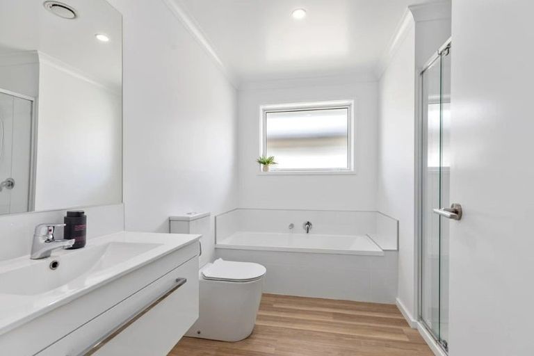 Photo of property in 12 Navy Lane, Papamoa, 3118