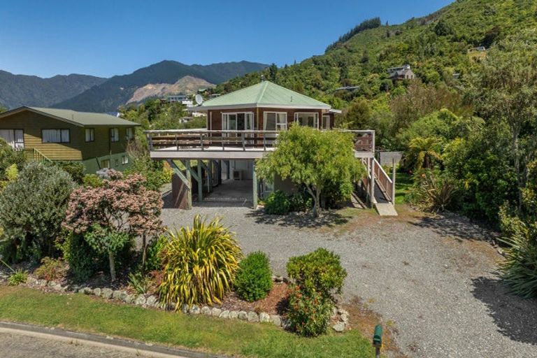 Photo of property in 15 Thompson Place, Anakiwa, Picton, 7281