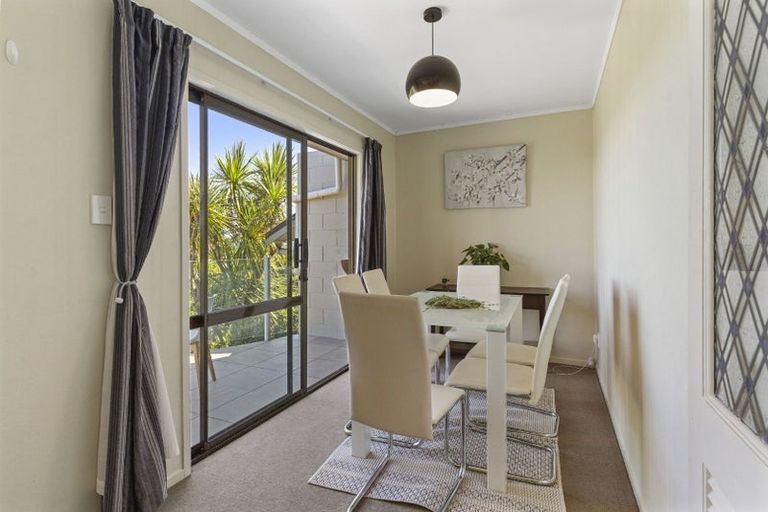Photo of property in 3/22 Mariposa Crescent, Birkenhead, Auckland, 0626