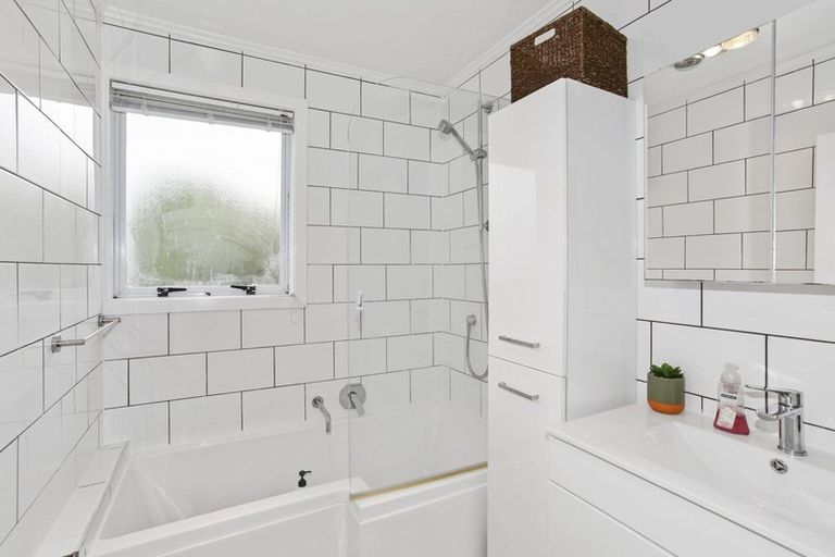 Photo of property in 132 Coxhead Road, Wattle Downs, Auckland, 2103