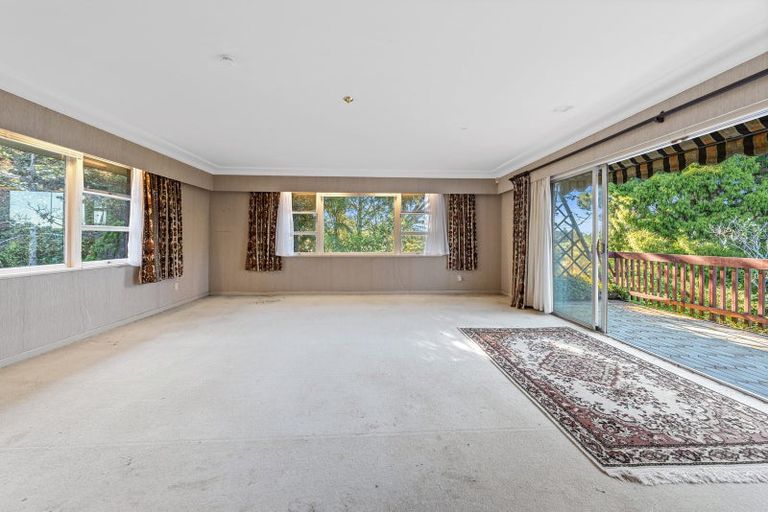 Photo of property in 1090 Scenic Drive North, Swanson, Auckland, 0816