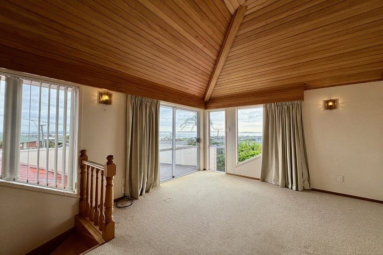 Photo of property in 107 Bleakhouse Road, Mellons Bay, Auckland, 2014