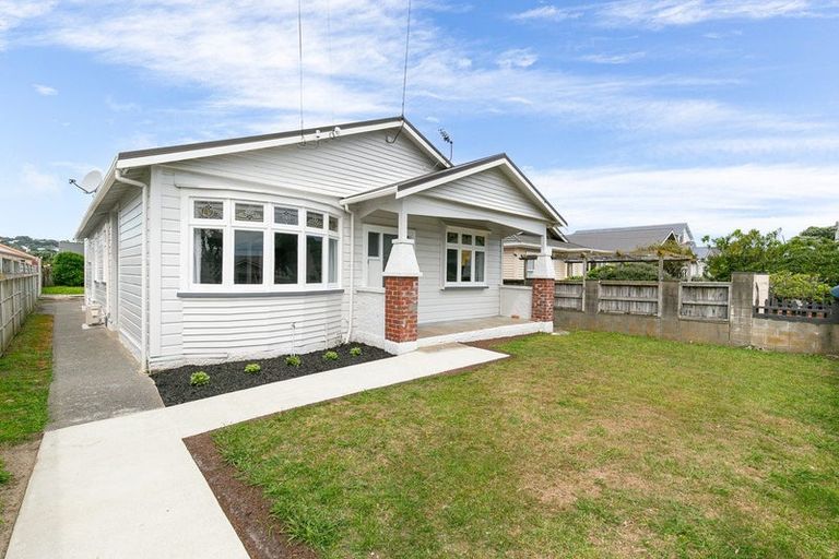 Photo of property in 52 Miro Street, Miramar, Wellington, 6022