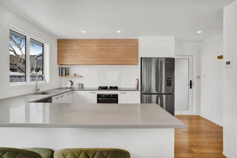 Photo of property in 3 Smith Road, Merrilands, New Plymouth, 4312