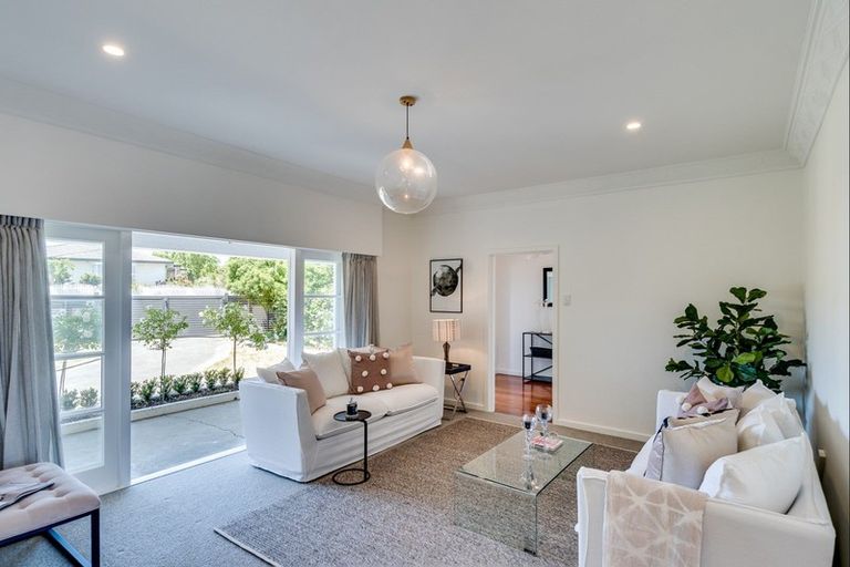 Photo of property in 51 Te Mata Road, Havelock North, 4130