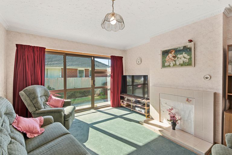 Photo of property in 12 Blankney Street, Hornby, Christchurch, 8042