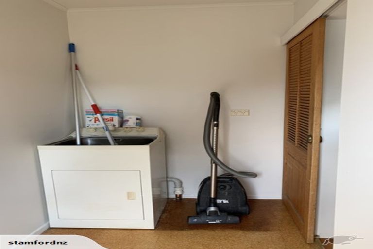 Photo of property in 32 Taupo Street, Green Bay, Auckland, 0604