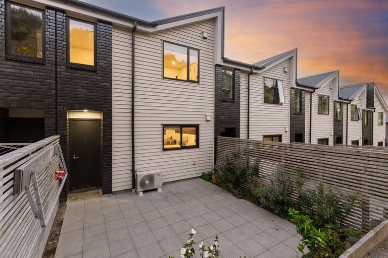 Photo of property in 25 Holystone Road, Whitby, Porirua, 5024