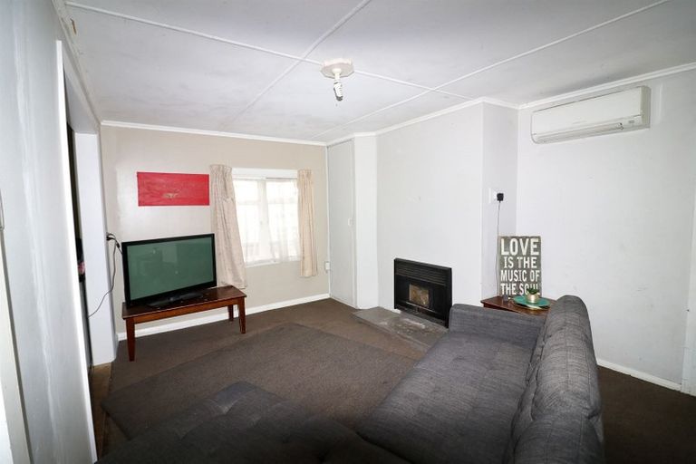 Photo of property in 14 Seddon Street, Dannevirke, 4930