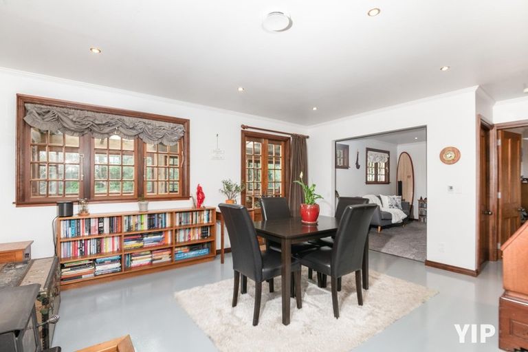 Photo of property in 20a Chapman Street, Newlands, Wellington, 6037