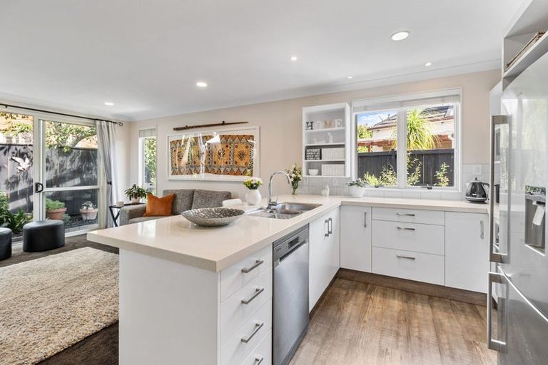 Photo of property in 17 Eaglemont Drive, East Tamaki Heights, Auckland, 2016