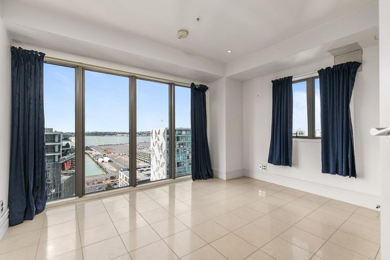 Photo of property in Tower Hill Apartments, 15f/1 Emily Place, Auckland Central, Auckland, 1010