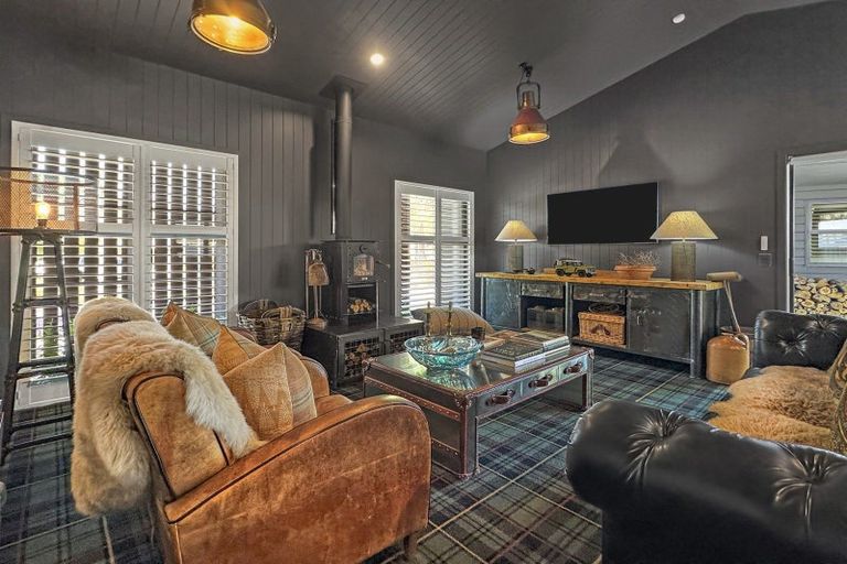 Photo of property in 1 Nisbet Terrace, Kinloch, Taupo, 3377