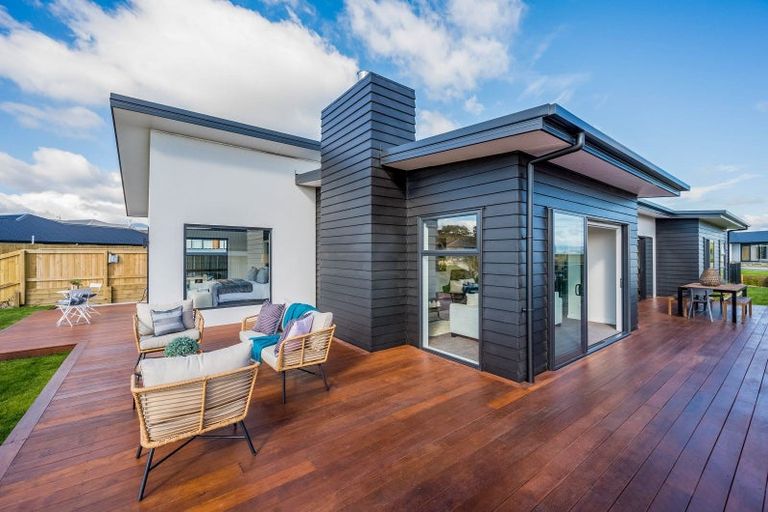 Photo of property in 70 Katania Heights, Brightwater, 7022