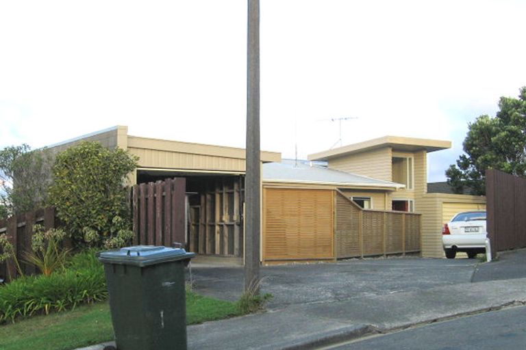 Photo of property in 5 Hillview Crescent, Paparangi, Wellington, 6037