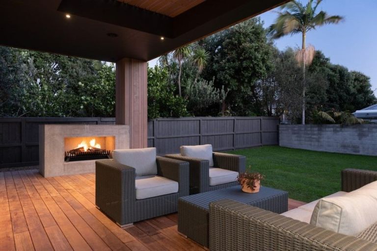 Photo of property in 98 Muricata Avenue, Mount Maunganui, 3116