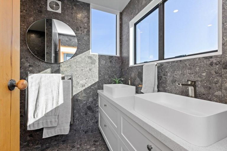 Photo of property in 3a Tauroa Road, Havelock North, 4130