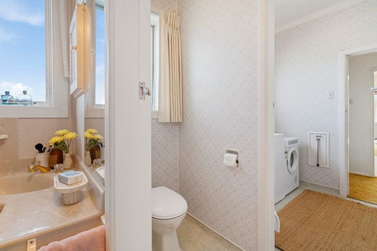 Photo of property in 39 Coates Street, Tawa, Wellington, 5028