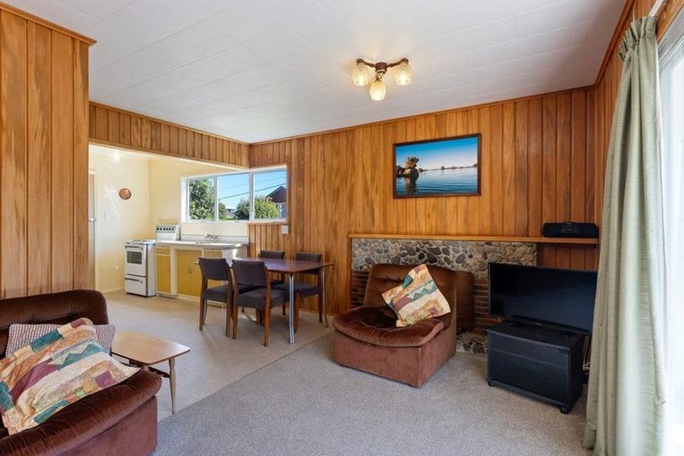 Photo of property in 96 Field Way, Waikanae Beach, Waikanae, 5036
