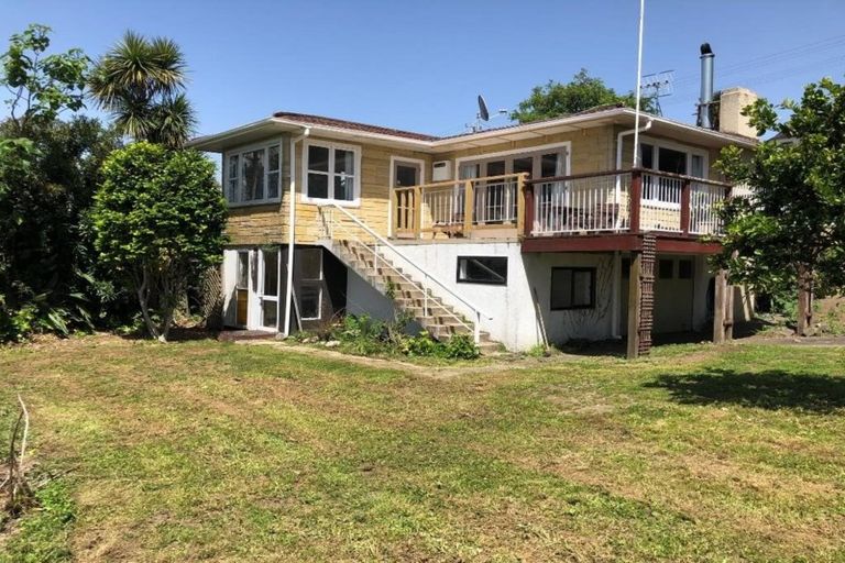 Photo of property in 77 Omokoroa Road, Omokoroa, 3114