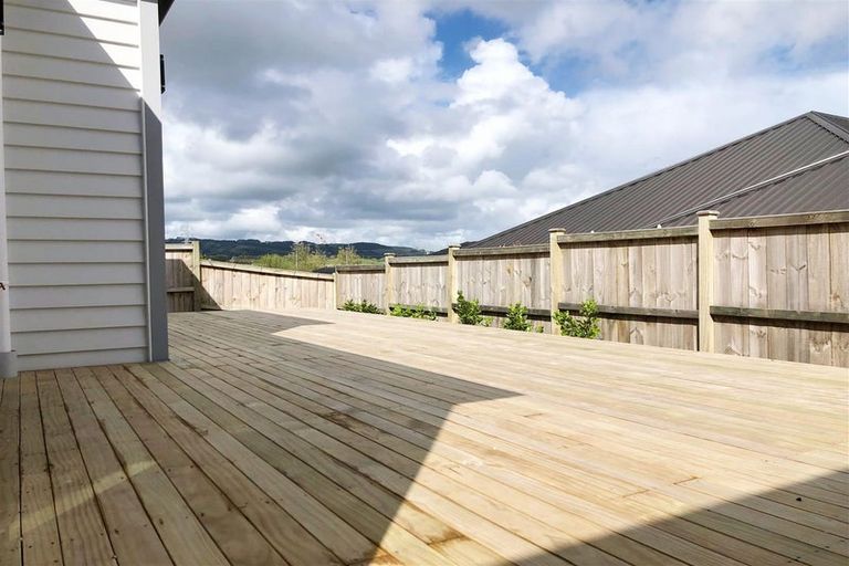 Photo of property in 8 Enchantment Lane, Karaka, Papakura, 2113