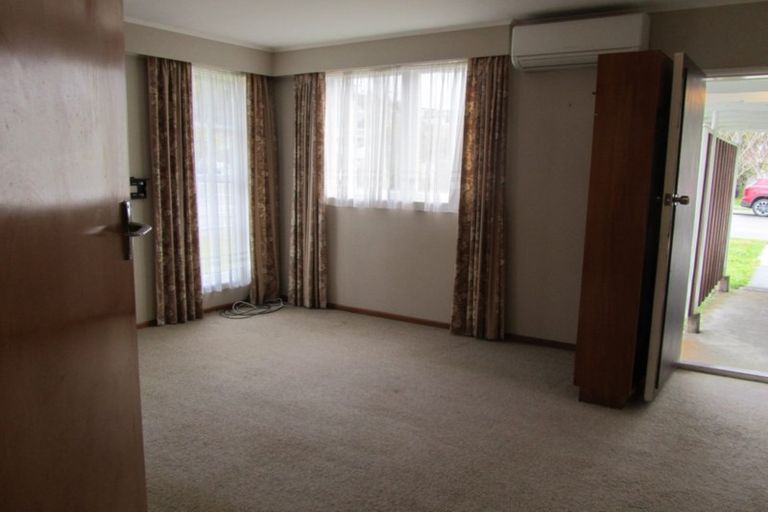 Photo of property in 1/15 Mangaroa Hill Road, Maoribank, Upper Hutt, 5018