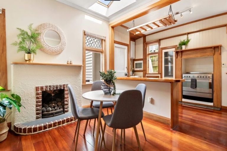 Photo of property in 13 Townsend Road, Miramar, Wellington, 6022