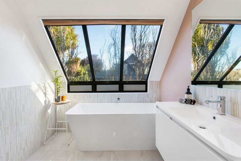 Photo of property in 463a Ilam Road, Bryndwr, Christchurch, 8052