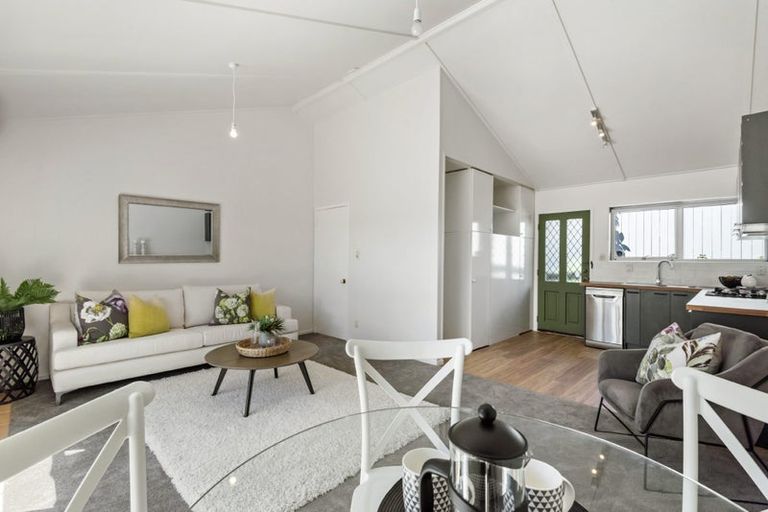 Photo of property in 2/24 Hastings Parade, Devonport, Auckland, 0624