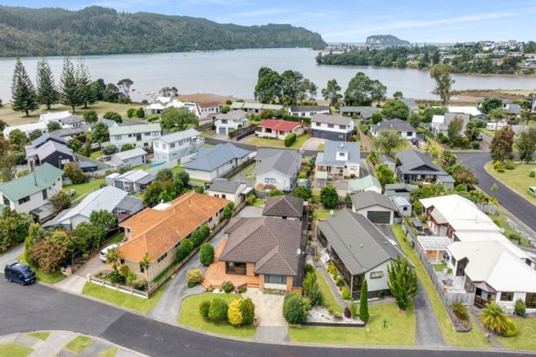 Photo of property in 109 Everitt Crescent, Whangamata, 3620