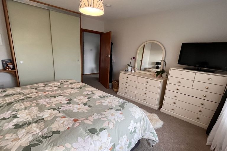 Photo of property in 21 Kinnaird Place, Hillmorton, Christchurch, 8025