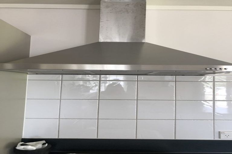 Photo of property in 17 Vandeleur Avenue, Birkdale, Auckland, 0626