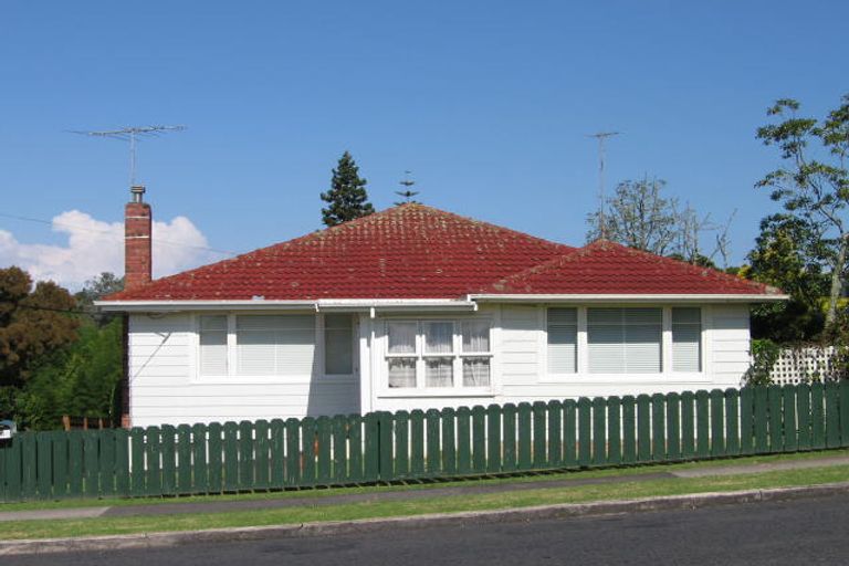 Photo of property in 1/152 Seabrook Avenue, New Lynn, Auckland, 0600