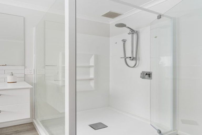 Photo of property in 17 Manatu Close, Whangamata, 3691