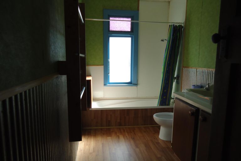 Photo of property in 6 Massey Street, Waimate, 7924