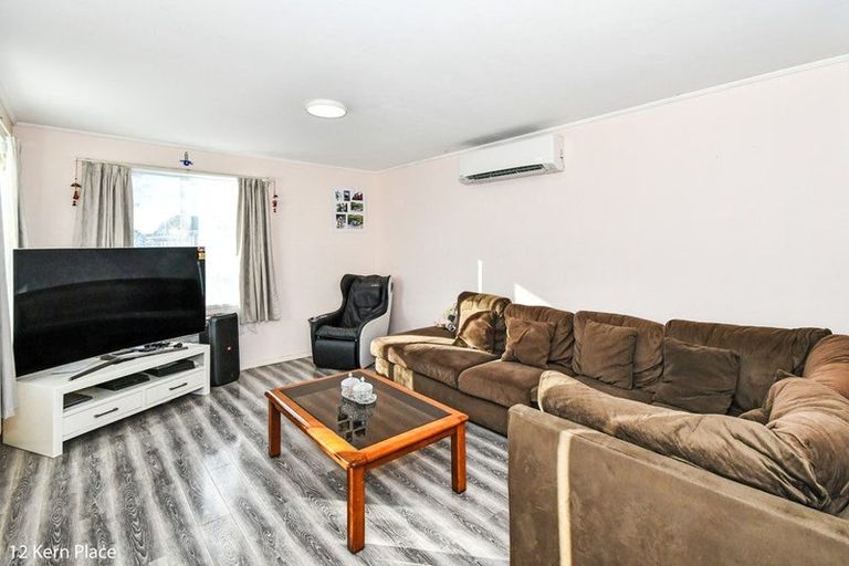 Photo of property in 12 Kern Place, Manurewa, Auckland, 2102