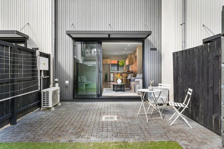 Photo of property in 5 Kerewhenua Crescent, Hobsonville, Auckland, 0616