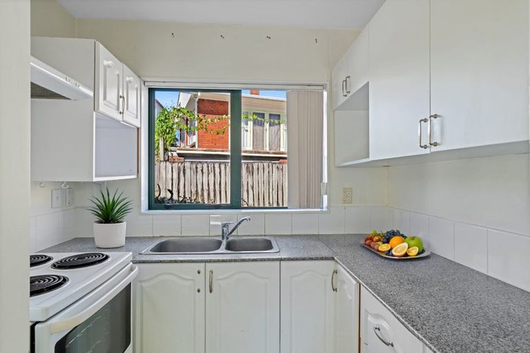 Photo of property in 59c Astley Avenue, New Lynn, Auckland, 0600
