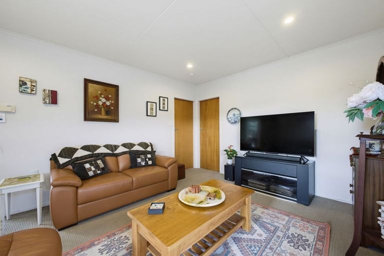 Photo of property in 205 Mangorei Road, Merrilands, New Plymouth, 4312